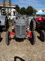 Tracteur Ferguson gris (ph F. Mrugala, St Jean de Touslas)(1)